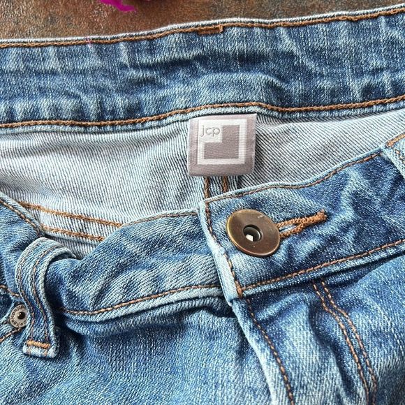 light denim shorts - Picture 4 of 6